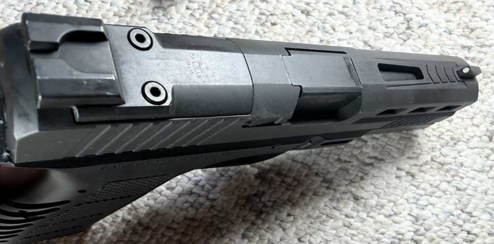 Rock Island Armory  (2) 17 Mags, Case, Red Dot Cut, Manual, All Metal -img-20