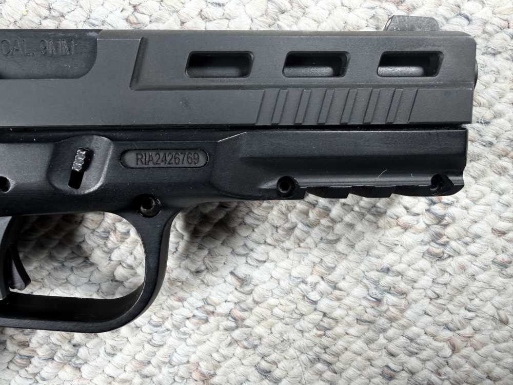 Rock Island Armory  (2) 17 Mags, Case, Red Dot Cut, Manual, All Metal -img-12