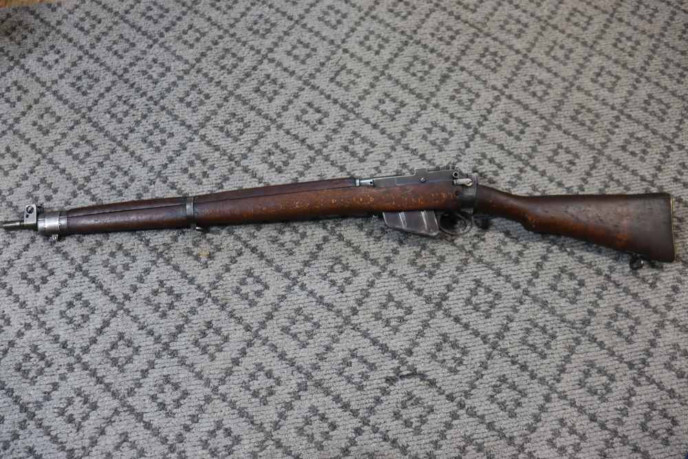 Enfield #4 MK1 Bolt Action Rifle Cal. 303 British (SN#410962)-img-4