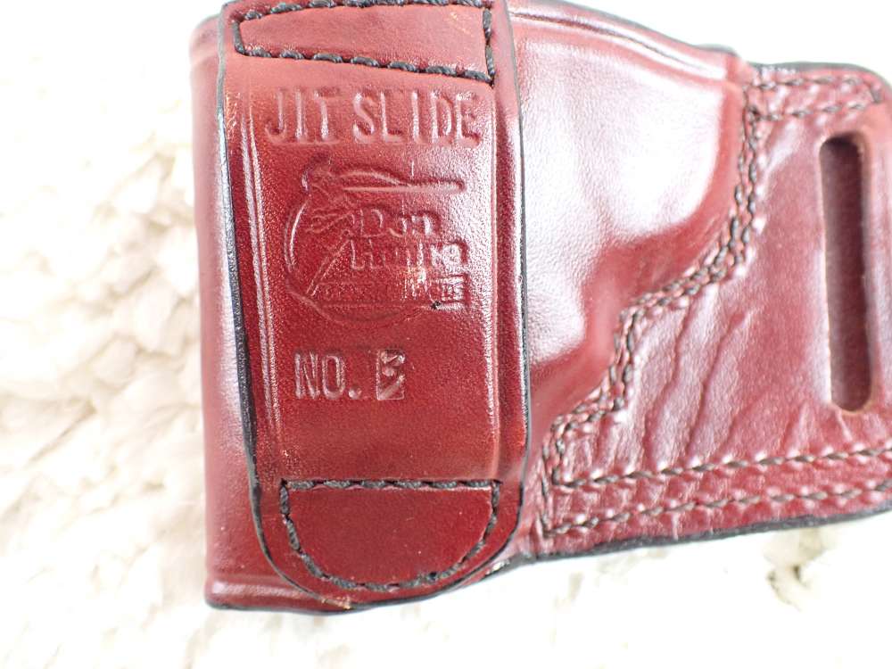 Lot of 8 Leather Holsters-img-4