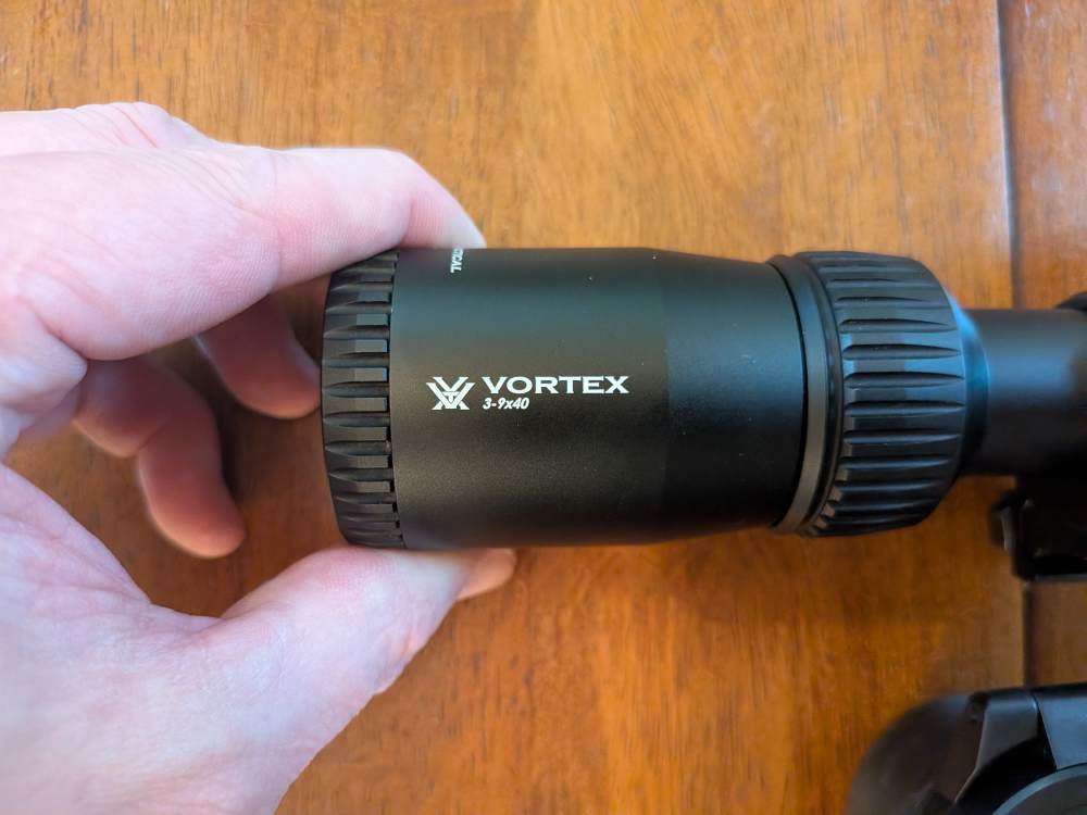 Vortex Diamondback Tactical 3-9x40 – Rings & Monstrum Flip Caps-img-1