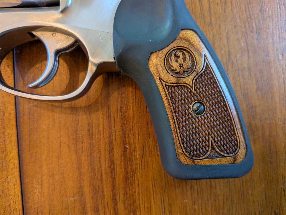 Ruger SP101 .22 LR Stainless 4.2" – Fiber Optic Front – w/ Box & Papers-img-6