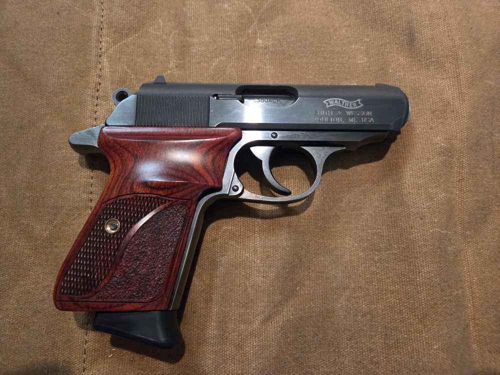 Walther PPK/S .380 Pistol, custom grips, 3 mags, holsters - Penny Auction-img-4