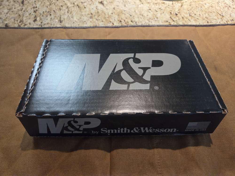 S&W Bodyguard M&P .38 spl Revolver (BG38-1) w/ holsters - Penny Auction-img-12