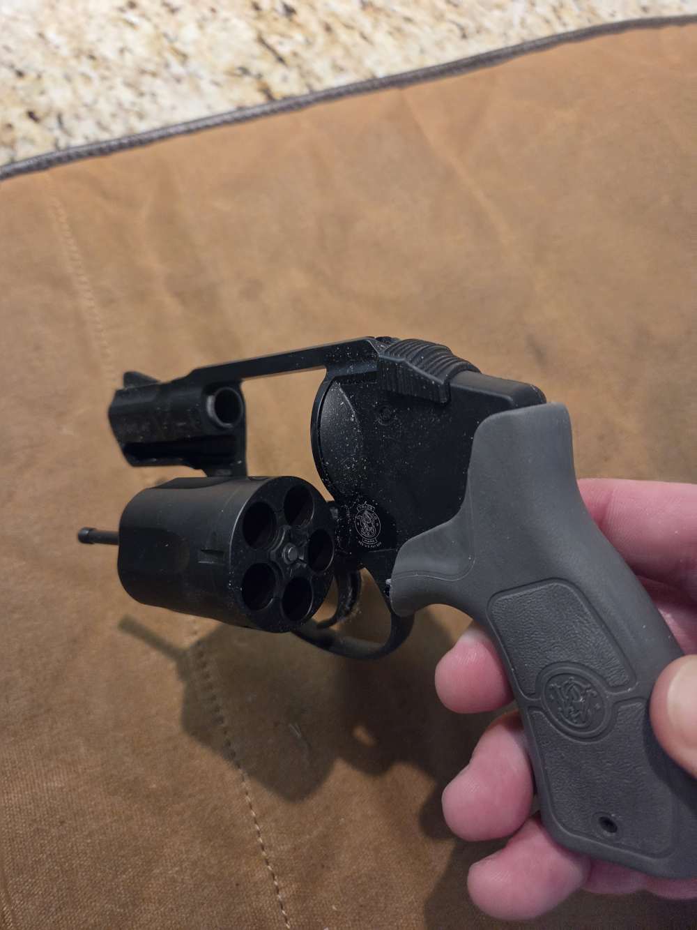 S&W Bodyguard M&P .38 spl Revolver (BG38-1) w/ holsters - Penny Auction-img-7