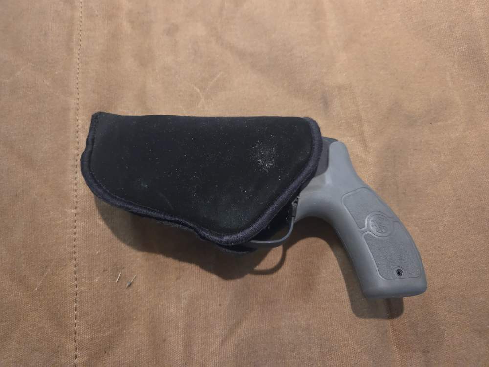 S&W Bodyguard M&P .38 spl Revolver (BG38-1) w/ holsters - Penny Auction-img-10