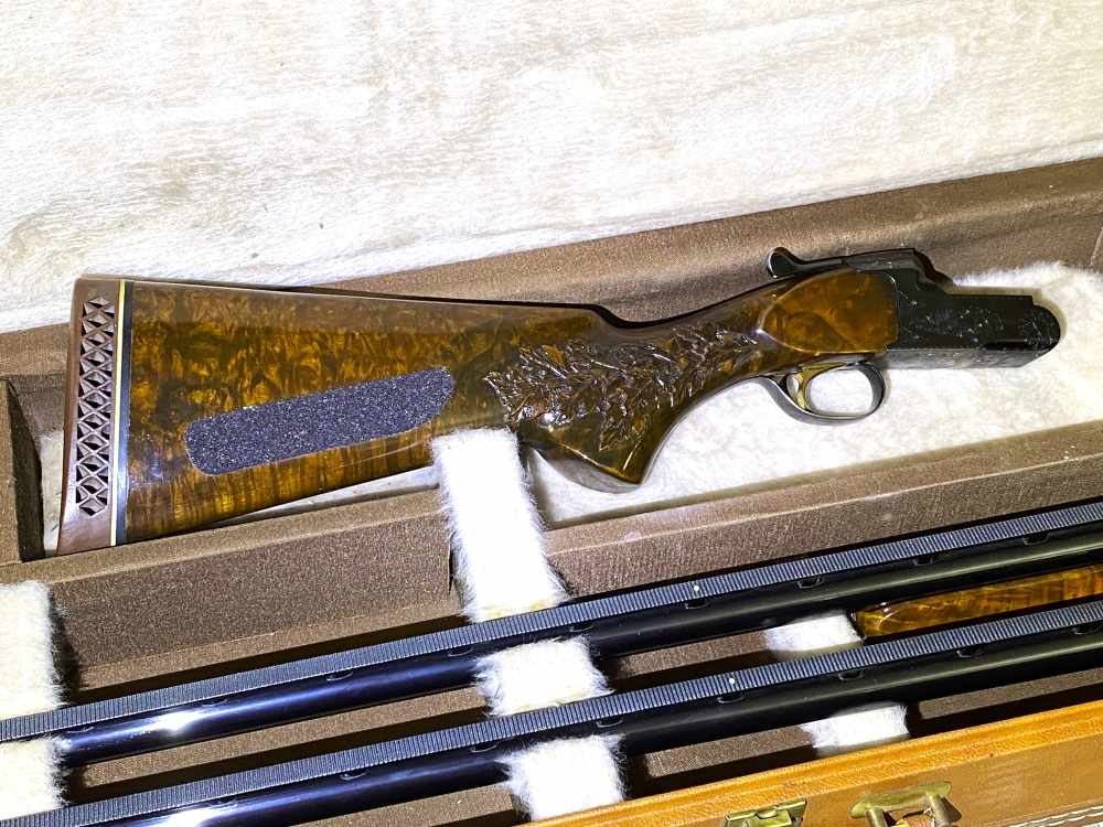 Browning Shotgun BT-99 12GA 2.75" Custom Trap Engraving Walnut, UNICORN-img-4