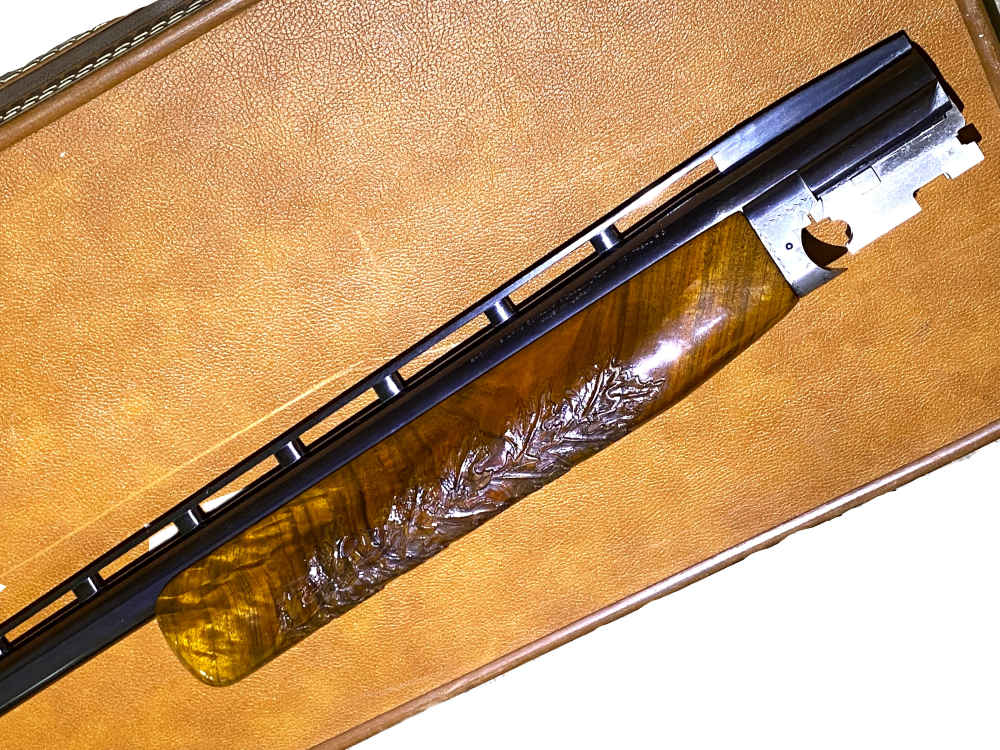 Browning Shotgun BT-99 12GA 2.75" Custom Trap Engraving Walnut, UNICORN-img-2