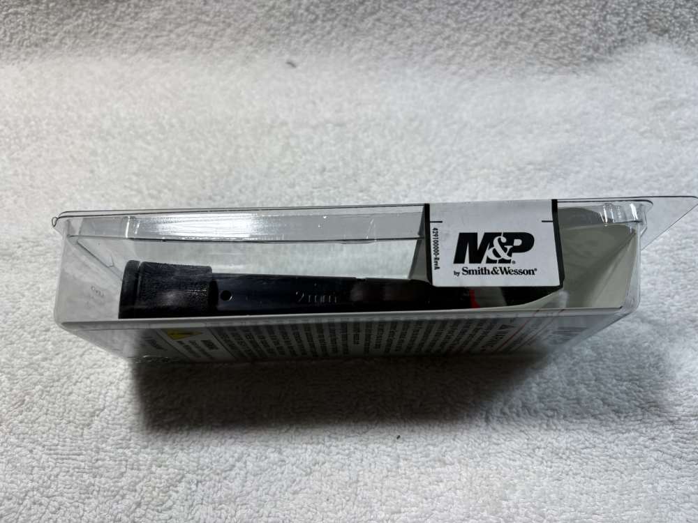 S&W M&P9 SHIELD PLUS 15+1rd MAGS-img-4