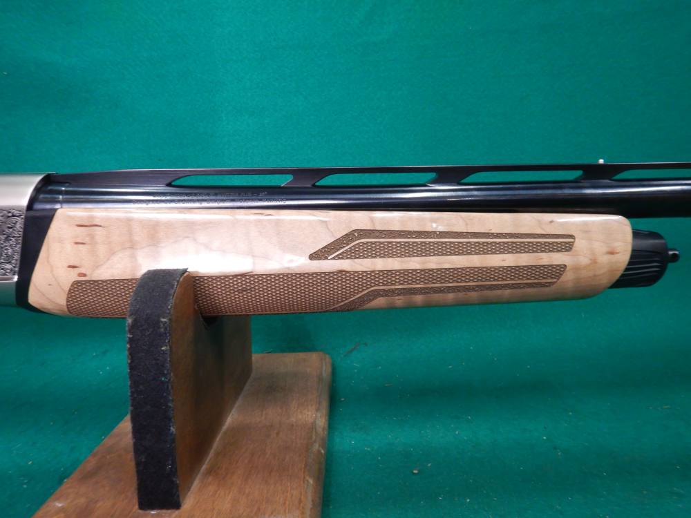 Browning Maxus II Ultimate 12 Ga, 3? Chamber 28? Barrel, Nickel Maple New-img-4