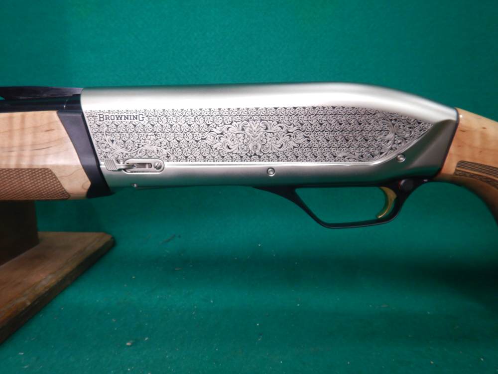 Browning Maxus II Ultimate 12 Ga, 3? Chamber 28? Barrel, Nickel Maple New-img-8