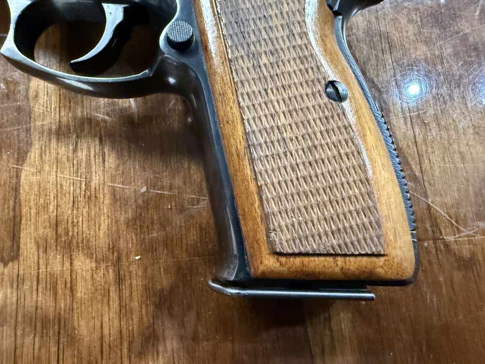 CAI Imported FEG P9R 9mm pistol- Hi Power Clone-img-1