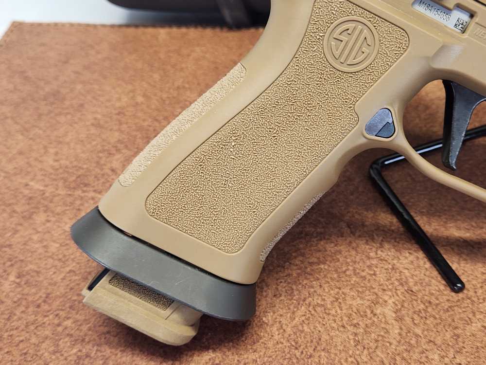 Sig Sauer P320 M18X 9mm (3) Magazines Romeo M17 Optic Like New Unfired-img-15