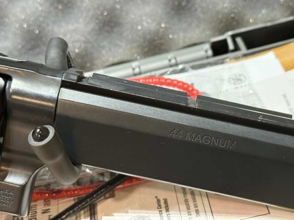 Smith & Wesson, Model 629 STEALTH HUNTER 44mag DEMO-img-9