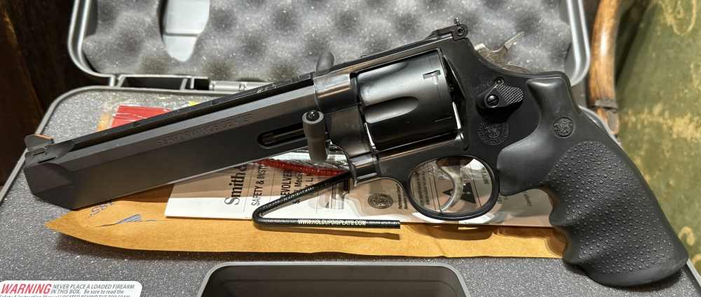 Smith & Wesson, Model 629 STEALTH HUNTER 44mag DEMO-img-1