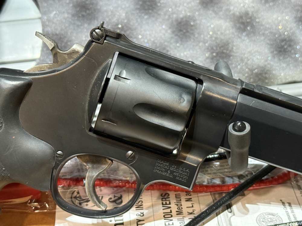 Smith & Wesson, Model 629 STEALTH HUNTER 44mag DEMO-img-8