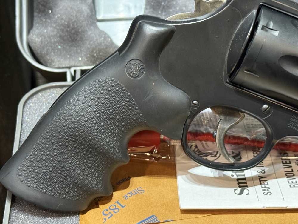 Smith & Wesson, Model 629 STEALTH HUNTER 44mag DEMO-img-7
