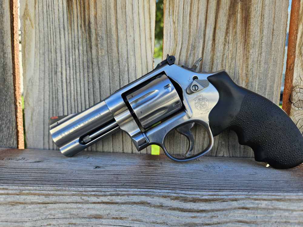S&W 686 REVOLVER-img-4
