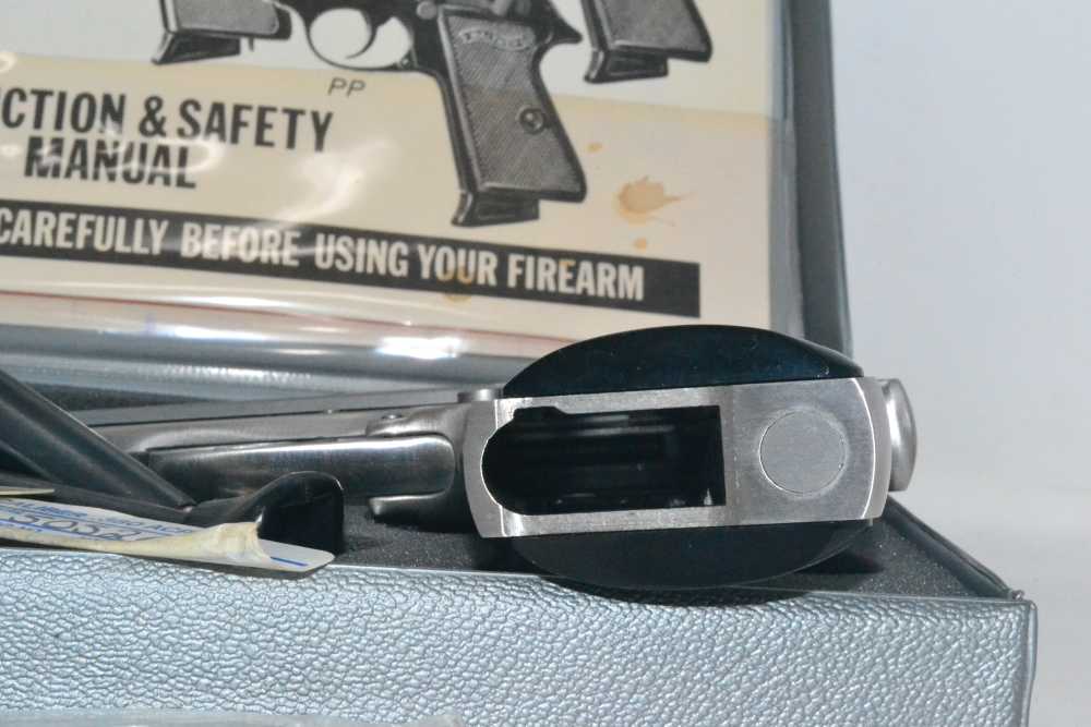 Walther PPK/S Stainless Original Case 1988 Matching Papers Target 4 Mags-img-15