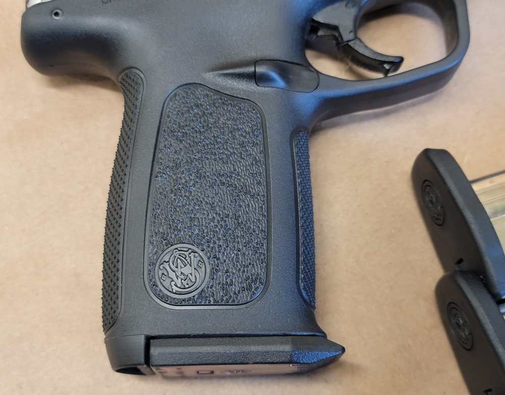 Smith & Wesson SD9 VE 9mm 4" Two Tone 4 Magazines -img-1