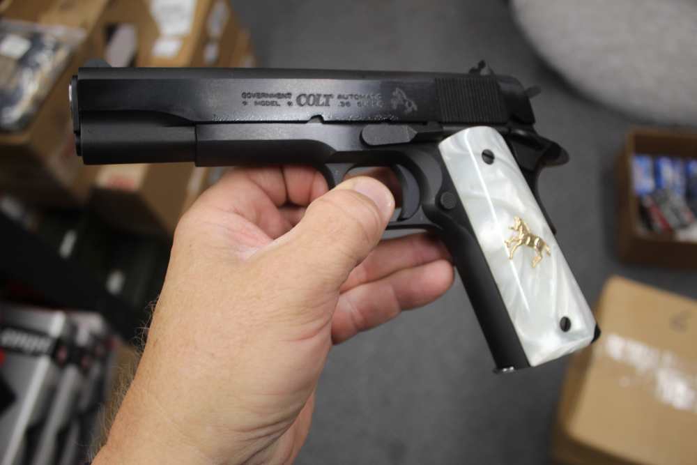 COLT 1911 GOVERMENT 38 SUPER IS LIKE NEW NO RESERVE-img-0