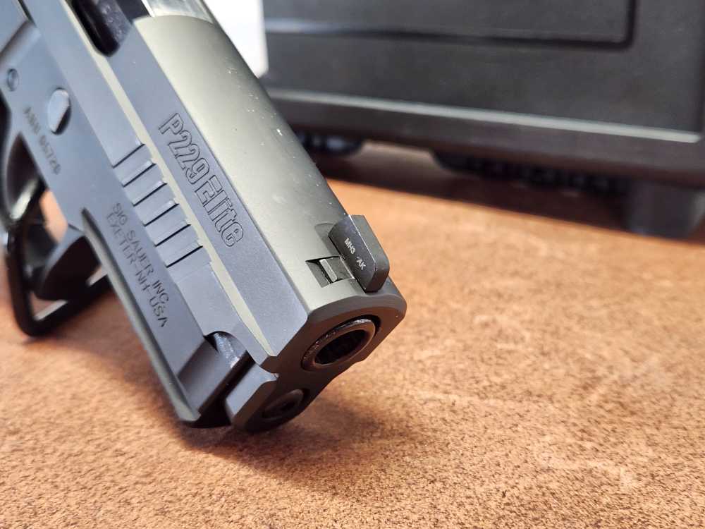 Sig Sauer P229 Elite Dark 9mm (3) Mags CT Laser Grips Mfg. 2011-img-1