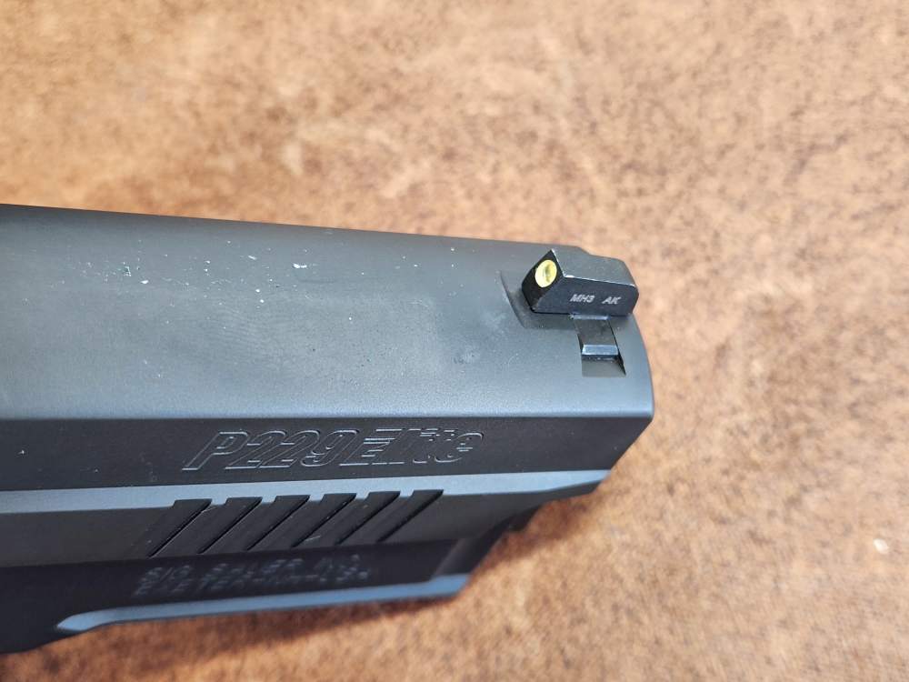 Sig Sauer P229 Elite Dark 9mm (3) Mags CT Laser Grips Mfg. 2011-img-11