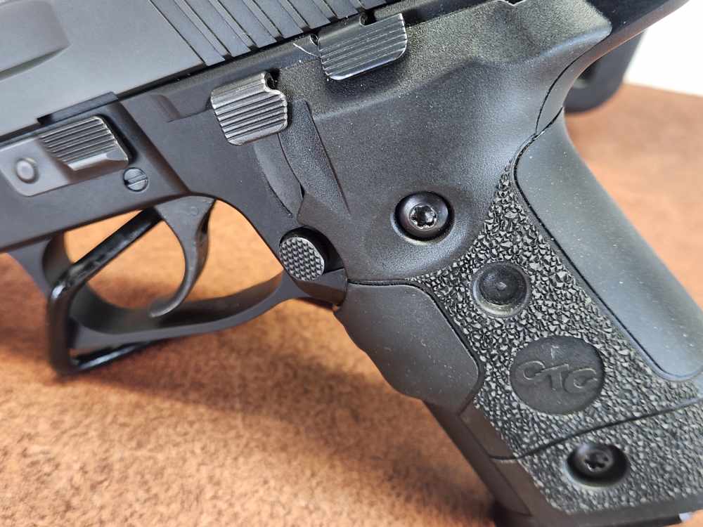 Sig Sauer P229 Elite Dark 9mm (3) Mags CT Laser Grips Mfg. 2011-img-16