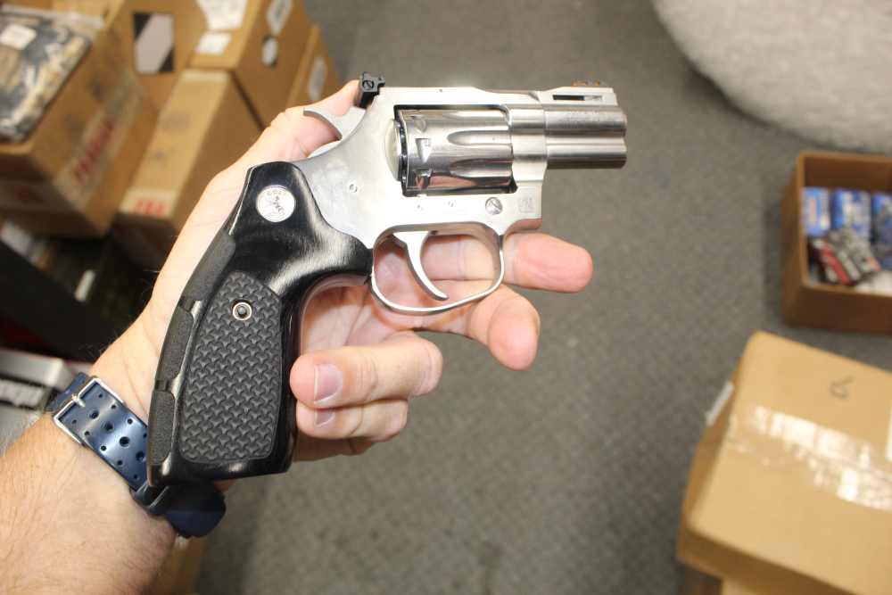 COLT KING COBRA 22 L.R. 10 SHOT REVOLVER-img-2