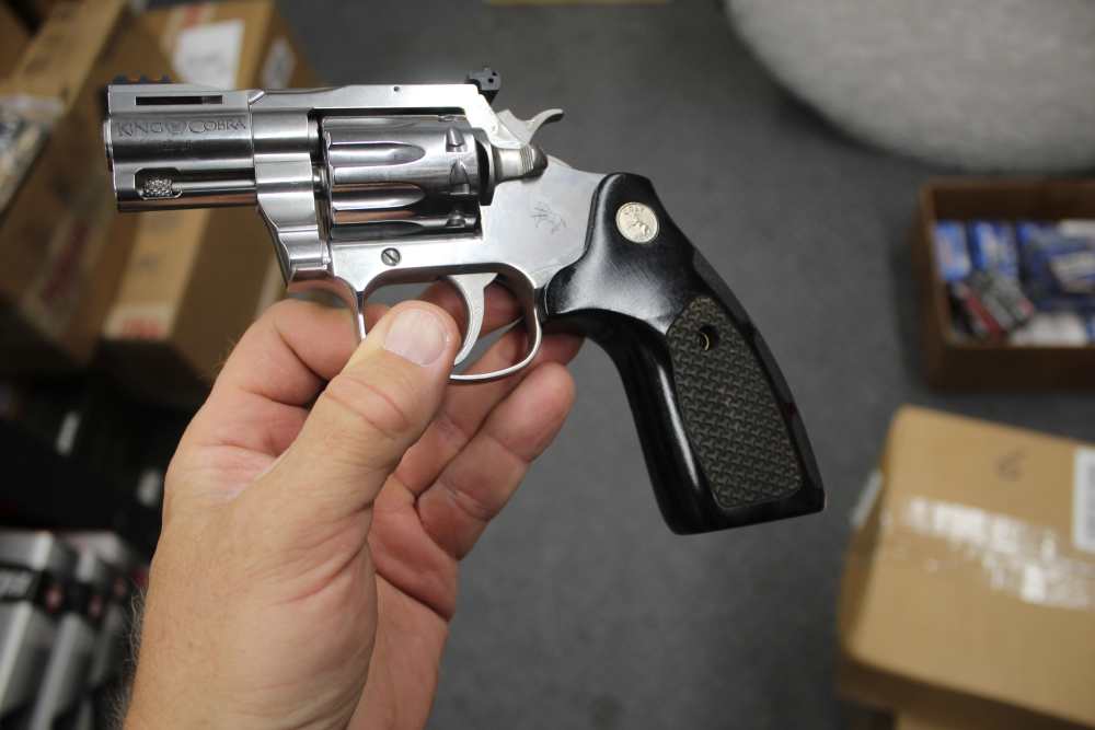 COLT KING COBRA 22 L.R. 10 SHOT REVOLVER-img-0