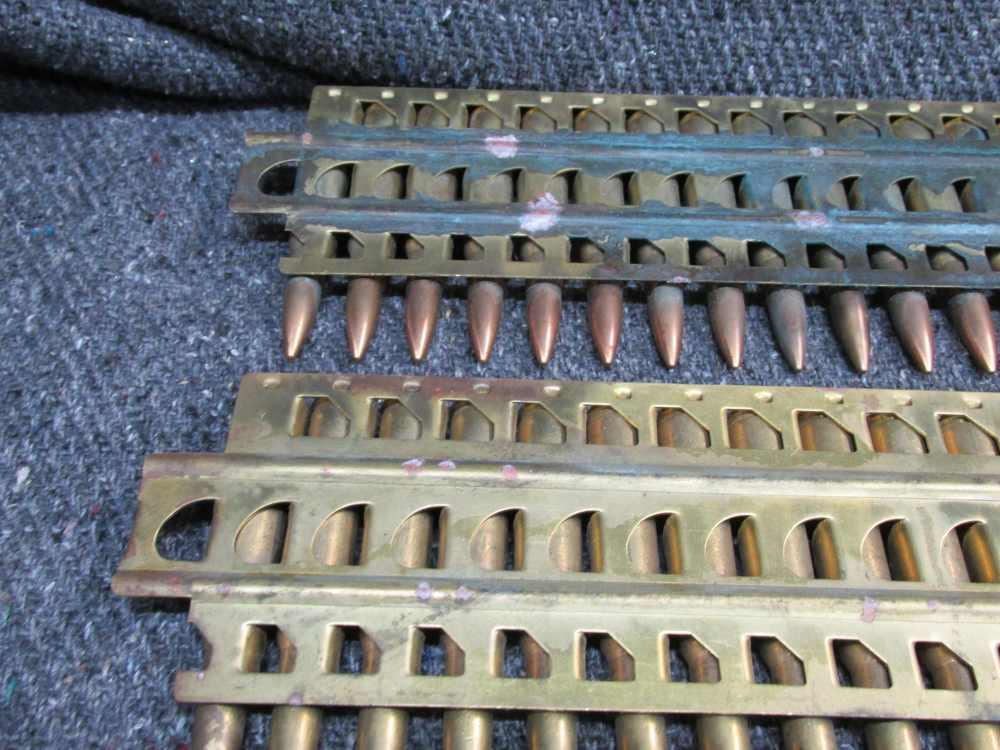 60 ROUNDS WWII JAPANESE 7.7x58mm SEMI RIMMED AMMO ON 2 BRASS MG FEED STRIPS-img-5