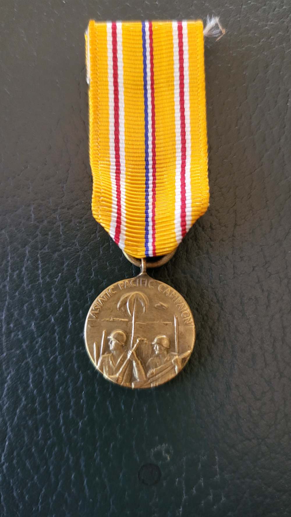 Six WWII medals-img-5