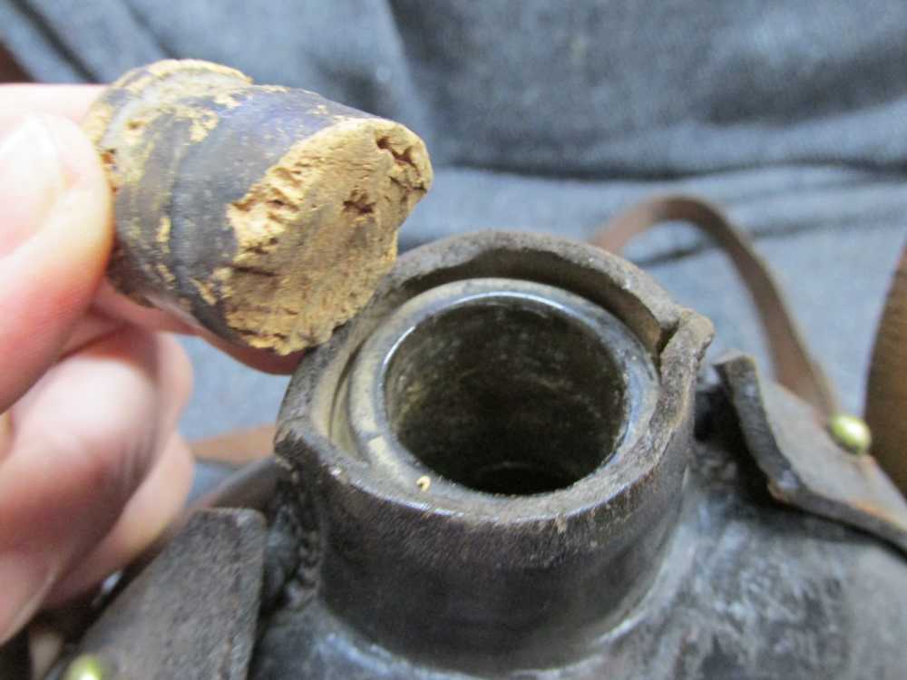 WWI ERA 1910 DATED LEATHER COVERED GLASS PORTUGUESE CANTEEN AND CARRY STRAP-img-10
