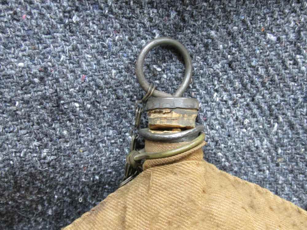EARLY US MILITARY CANVAS COVERED METAL CANTEEN W/ CLOTH STRAP/COMPLETE CORK-img-11