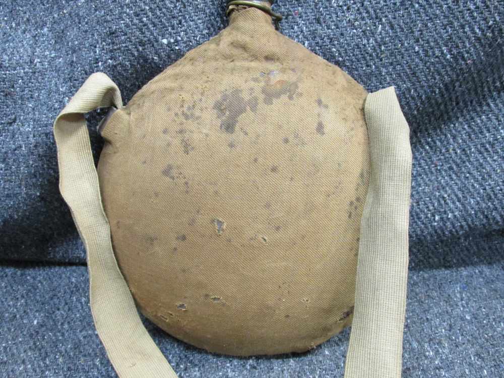 EARLY US MILITARY CANVAS COVERED METAL CANTEEN W/ CLOTH STRAP/COMPLETE CORK-img-9