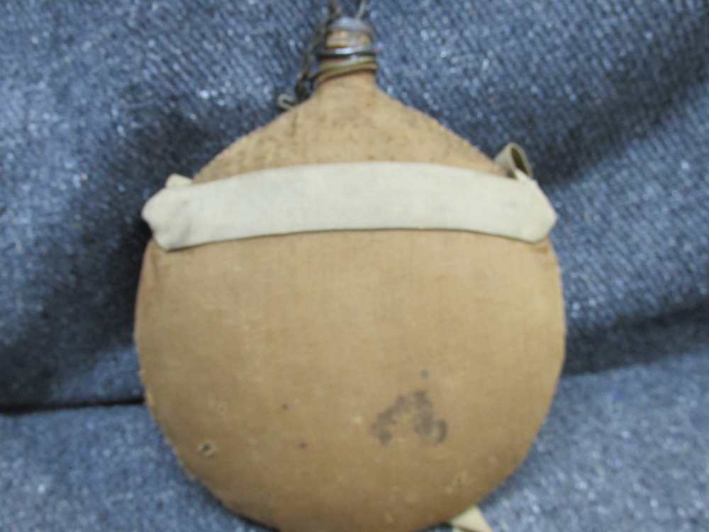 EARLY US MILITARY CANVAS COVERED METAL CANTEEN W/ CLOTH STRAP/COMPLETE CORK-img-8