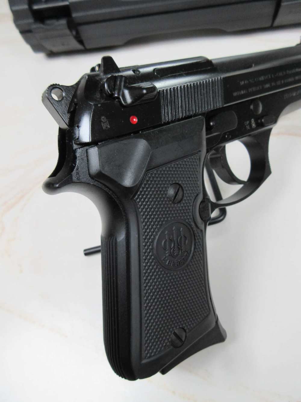 Beretta 92FS Compact 9mm 4.25" barrel 2-13rd mags DA/SA safety/decocker-img-7