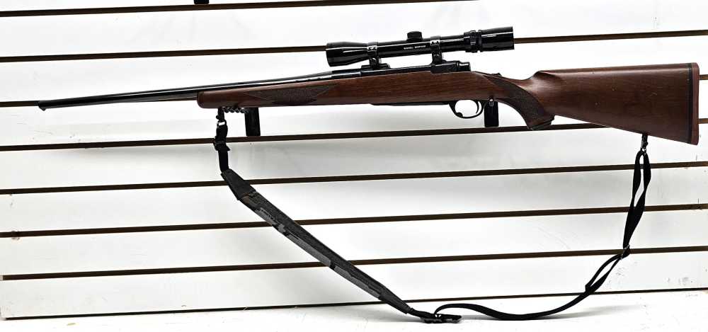 Ruger M77 .243 WIN - 1983 - Bushnell Sportview -  22 in Barrel Exc - Strap -img-1