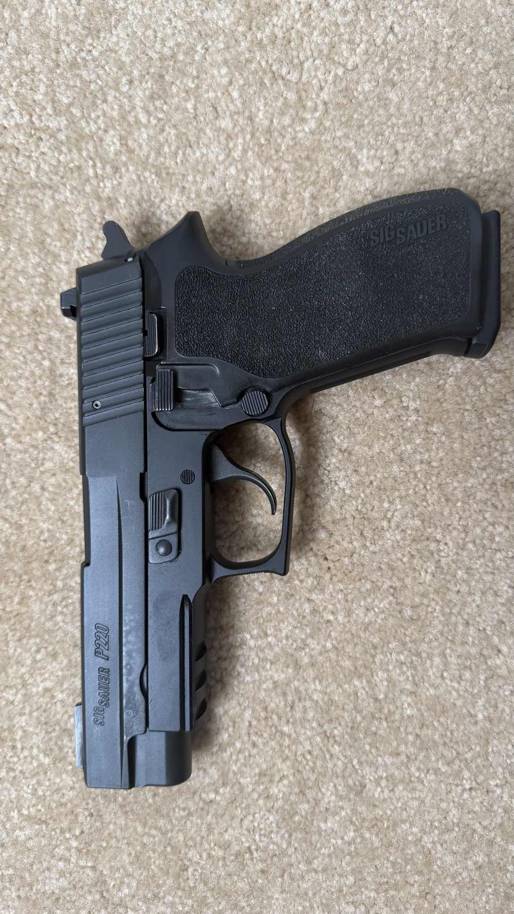 Sig Sauer P220R-45-B Nitron .45 ACP, Custom Shop, Excellent Condition-img-2