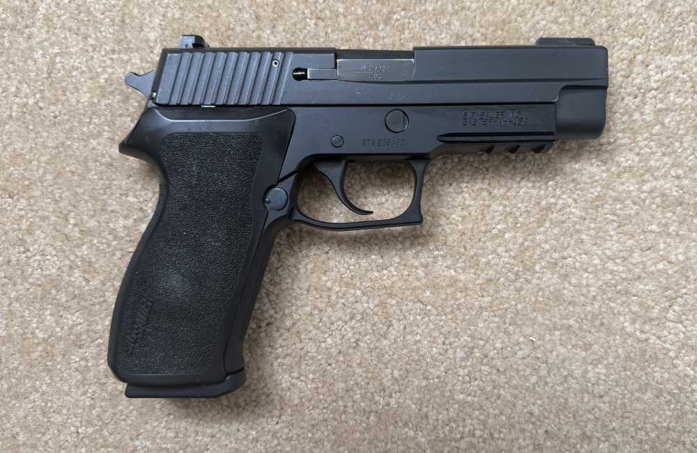 Sig Sauer P220R-45-B Nitron .45 ACP, Custom Shop, Excellent Condition-img-0