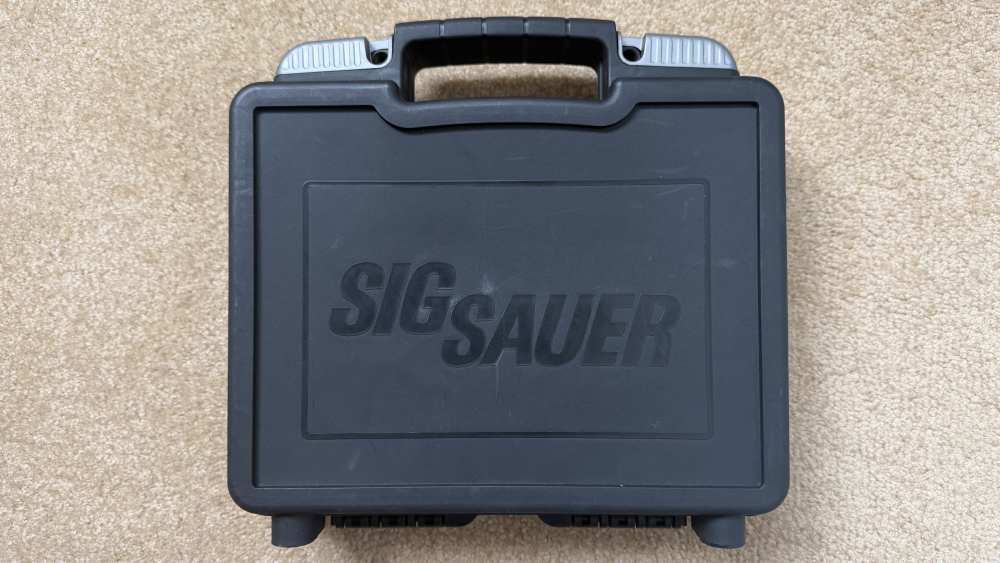 Sig Sauer P220R-45-B Nitron .45 ACP, Custom Shop, Excellent Condition-img-9