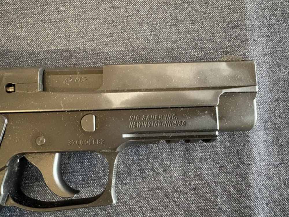 Sig Sauer P220 Police trade in black-img-4
