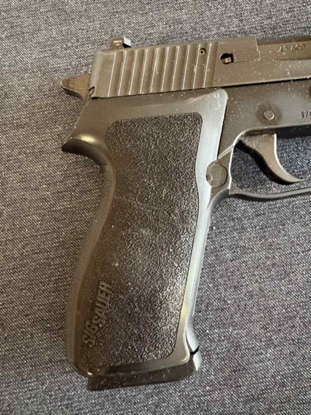 Sig Sauer P220 Police trade in black-img-2