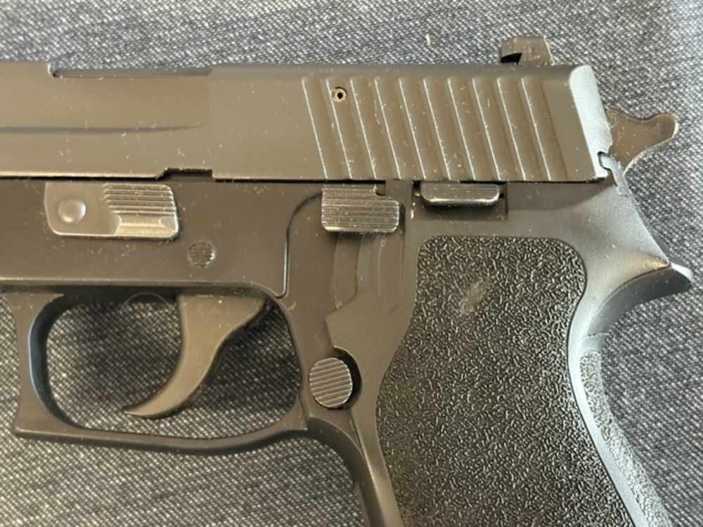 Sig Sauer P220 Police trade in black-img-6