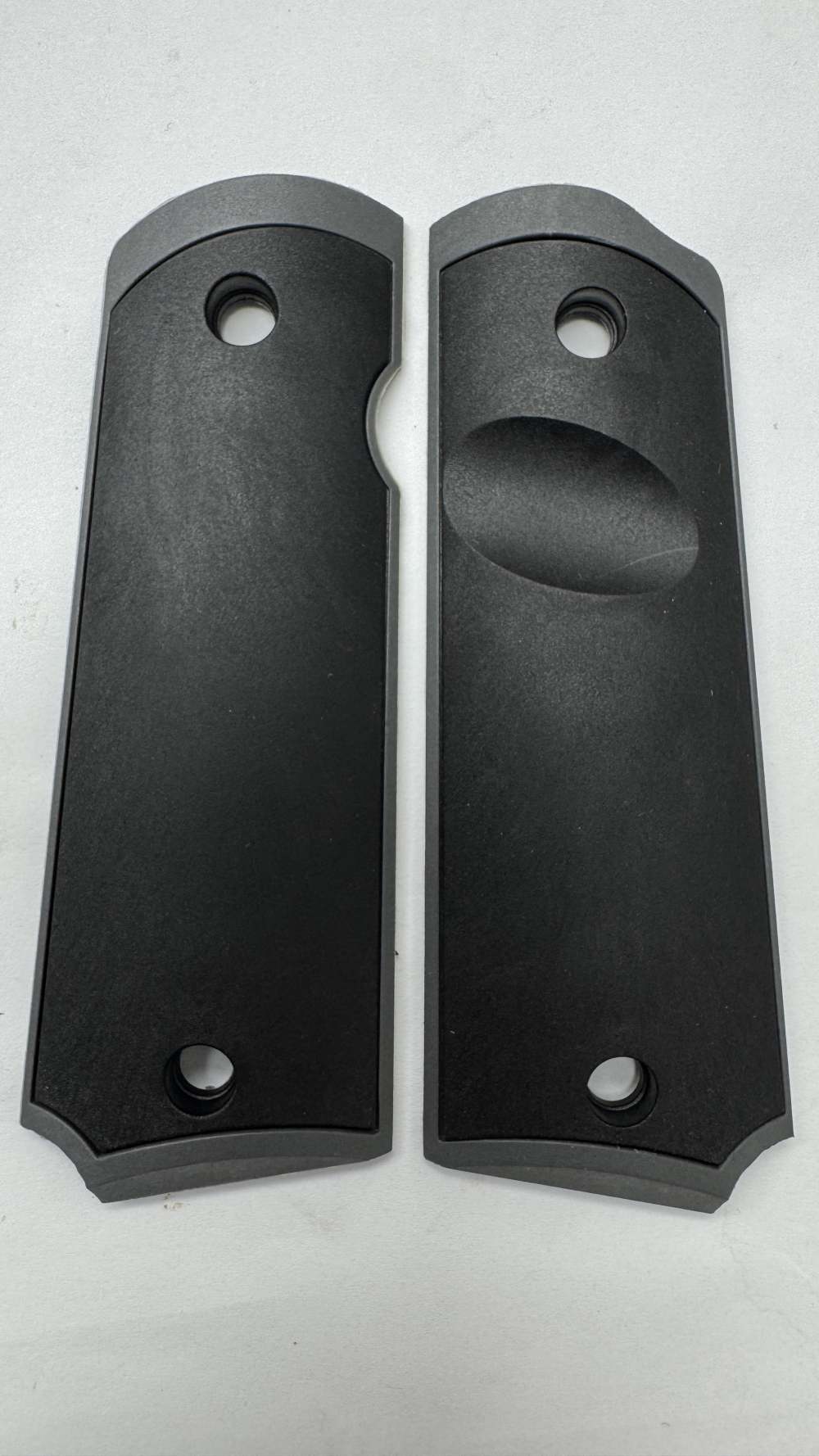 1911 GRIP PANELS, FITS FULL FRAME, BLACK/URBAN GREY, MADE IN USA.-img-0
