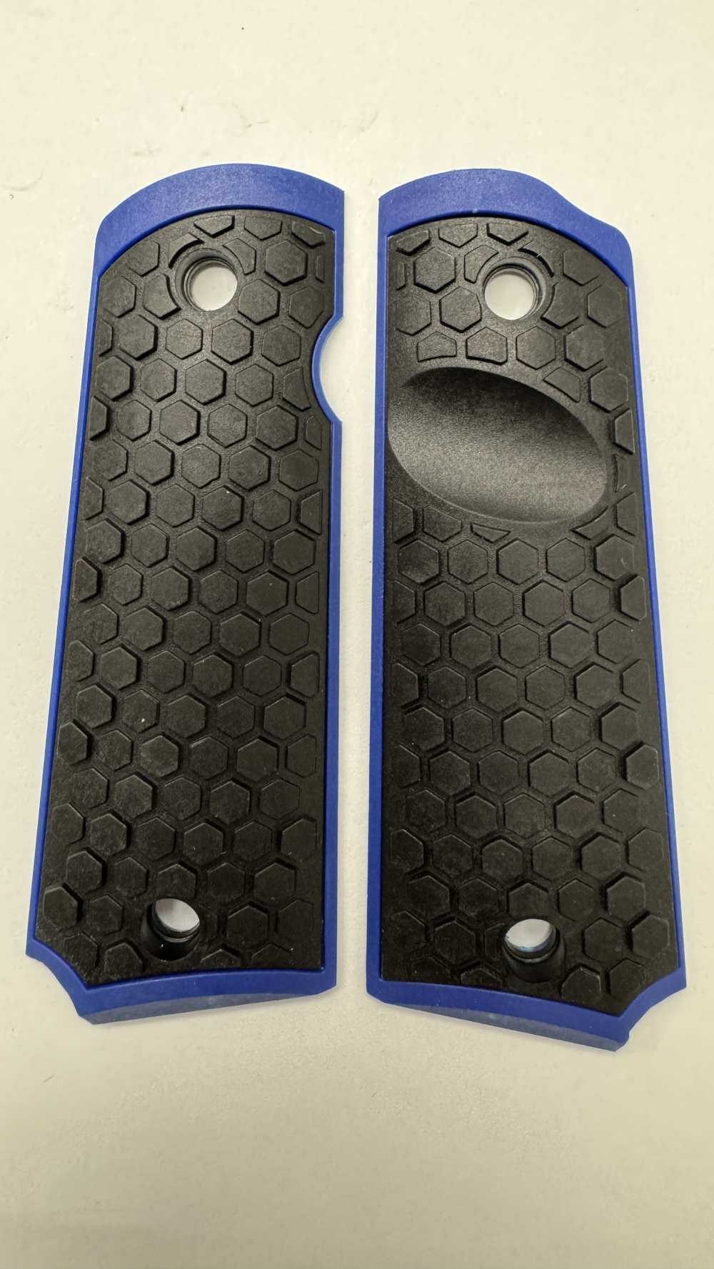 1911 GRIP PANELS, FITS FULL SIZE FRAME,HONEYCOMB-BLACK/BLUE, US MADE.-img-0