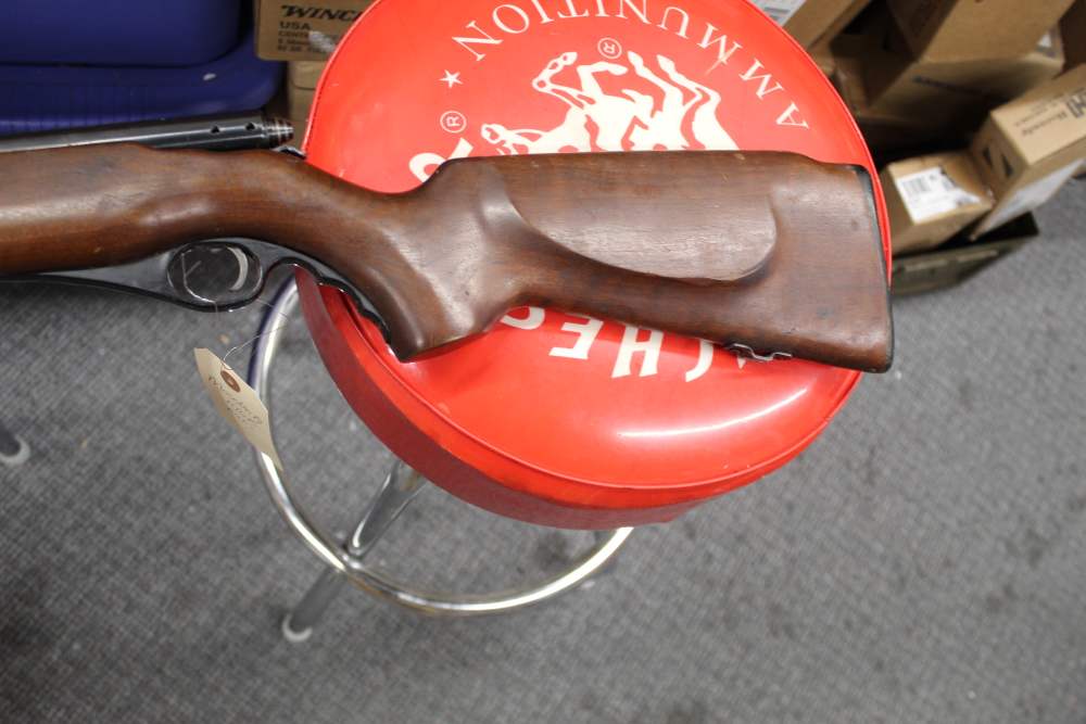 MOSSBURG 146B IN 22 L.R. RIFLE WITH NO RESERVE-img-4