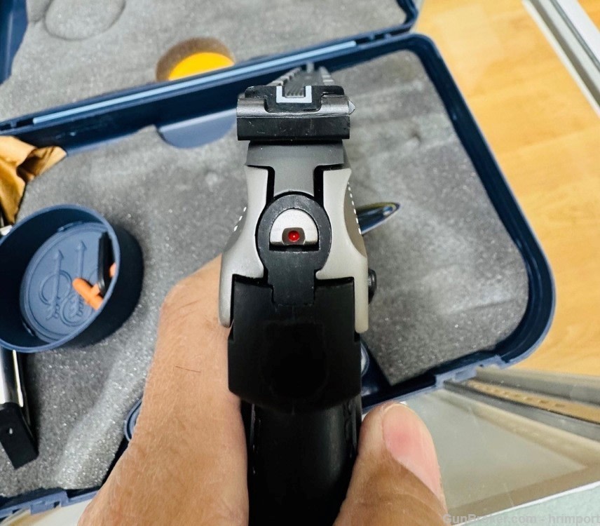 Beretta U22 Neos Semi Automatic Rimfire Pistol .22 Long Rifle 4.5" Barrel -img-3