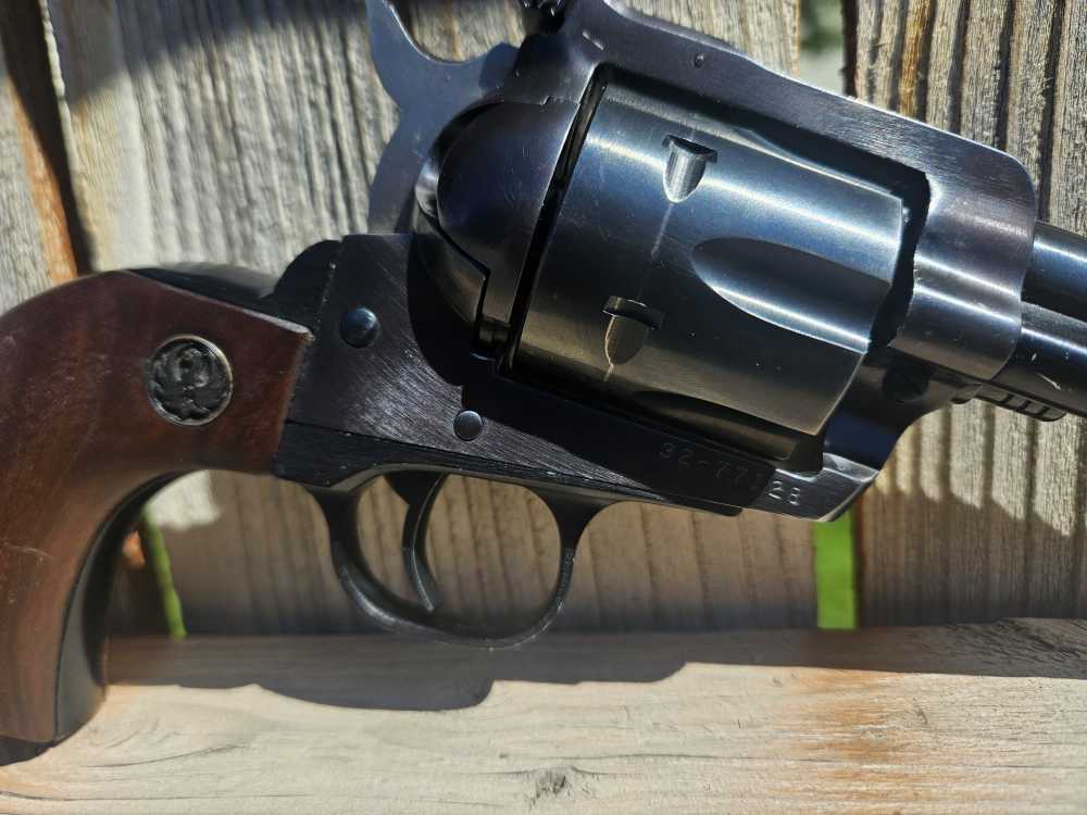 RUGER NEW MODEL BLACKHAWK 357mag/38SPC. REVOLVER-img-6