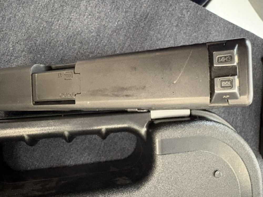 Glock 19 Gen4 Police trade in black-img-10